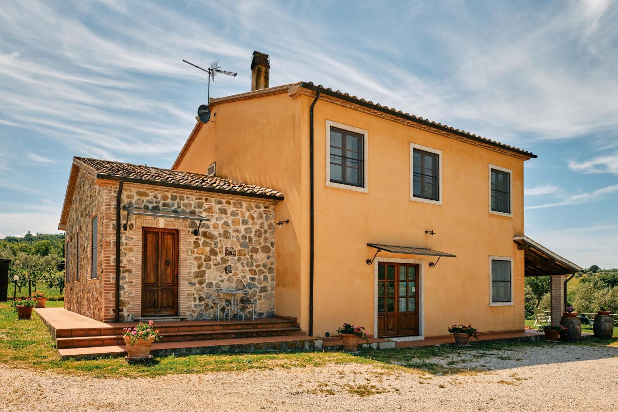8380 Agriturismo Il Saragiolo Manciano Exteriör bild